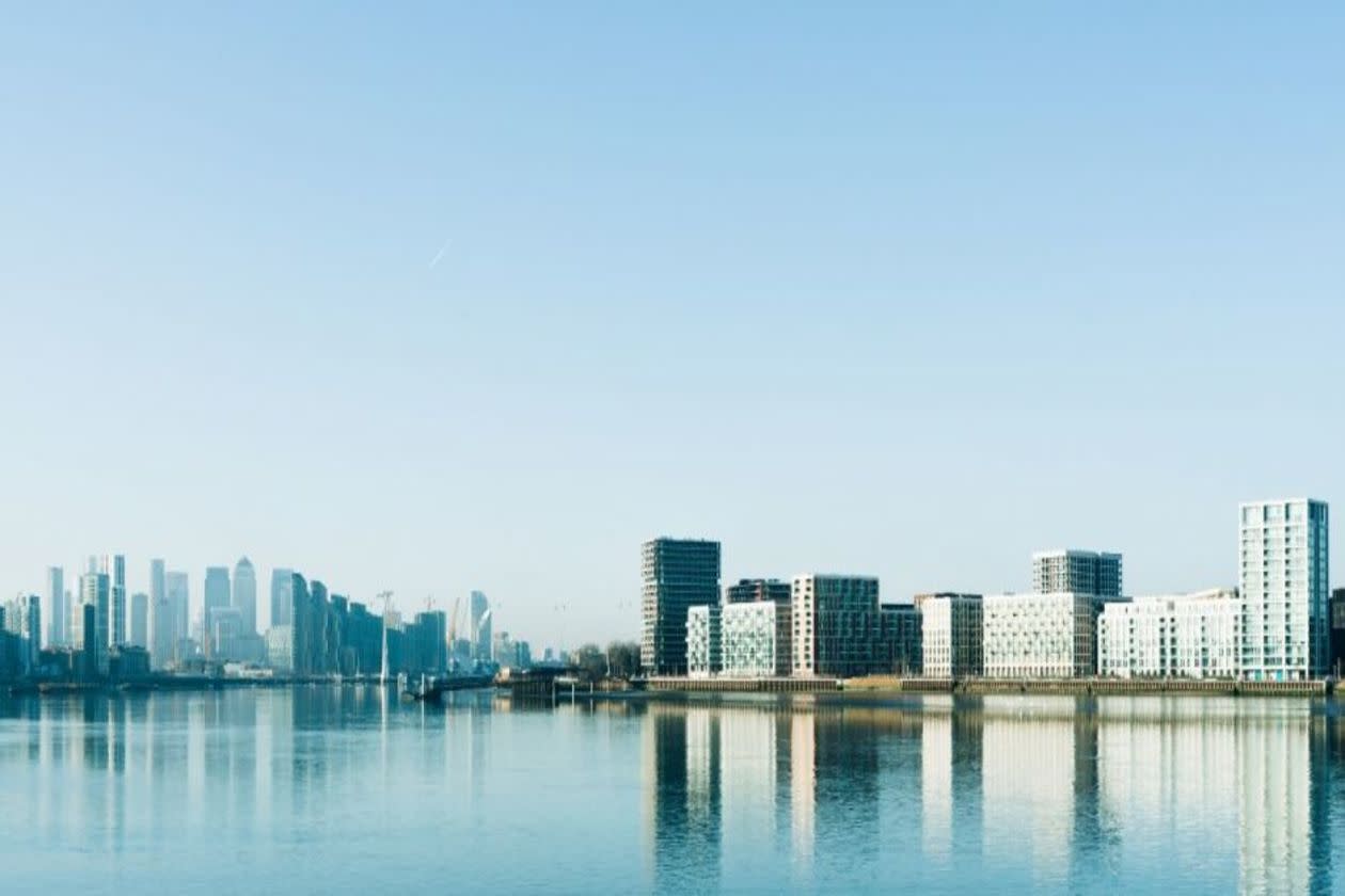 6 investment trusts on a discount