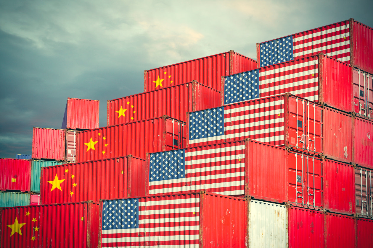 Cargo containers with Chinese and United States flag