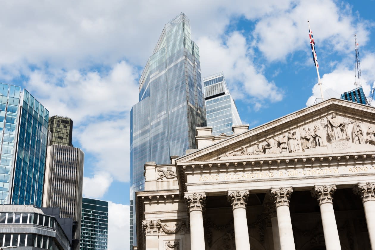 Financial buildings behind the Bank of England in London.jpg