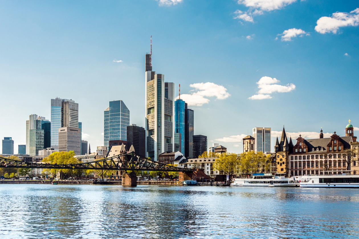 Landscape image of Frankfurt from the river.jpg