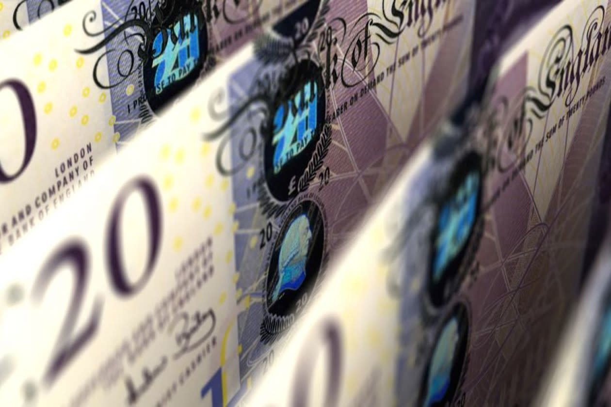 Image of twenty pound notes