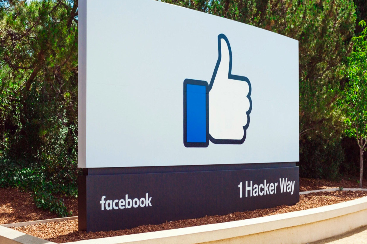 Meta (Q4 Results): strong quarter, AI investment grows