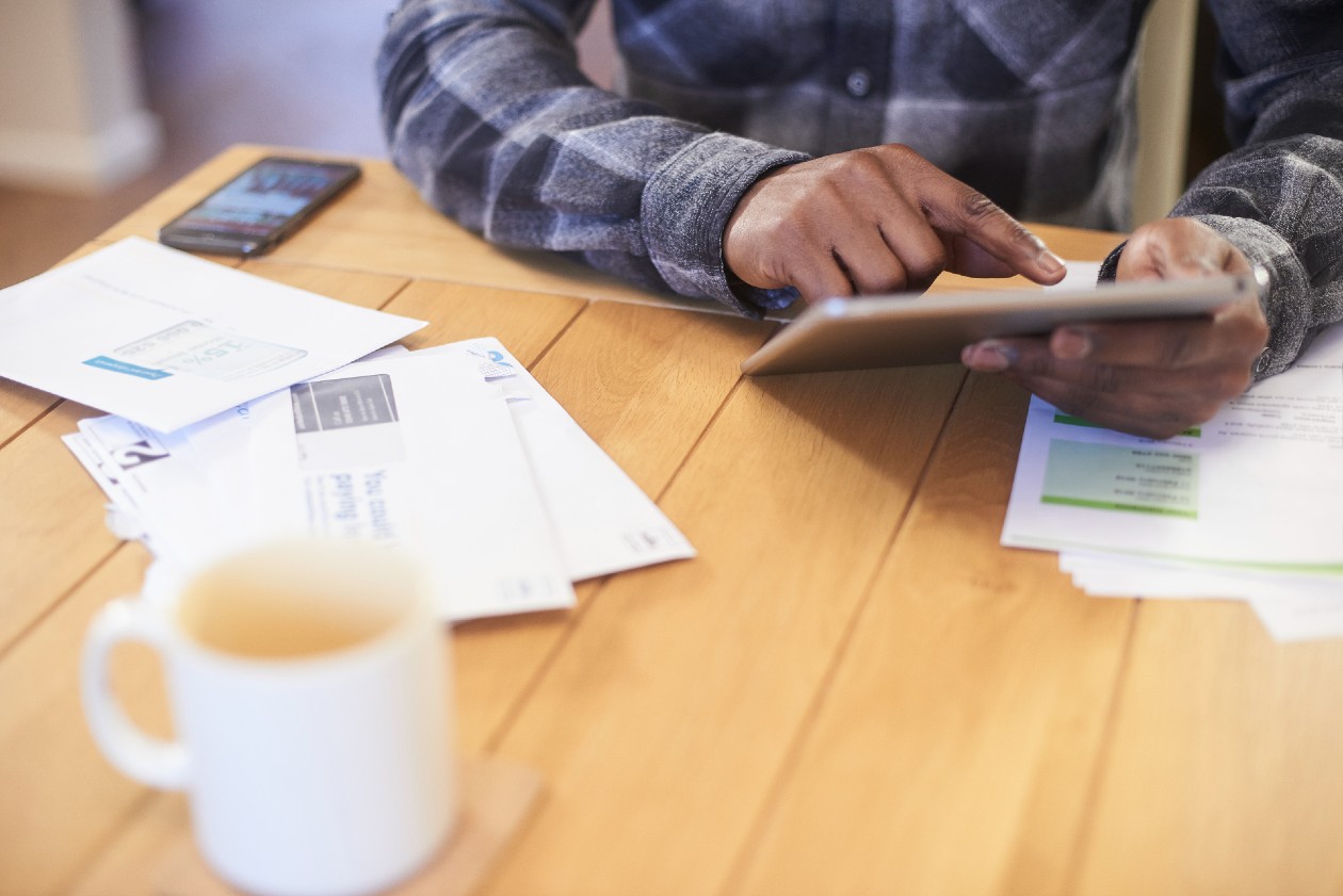 HMRC Issues Urgent Reminder for Online Content Creators – Tax Return Deadline Looms