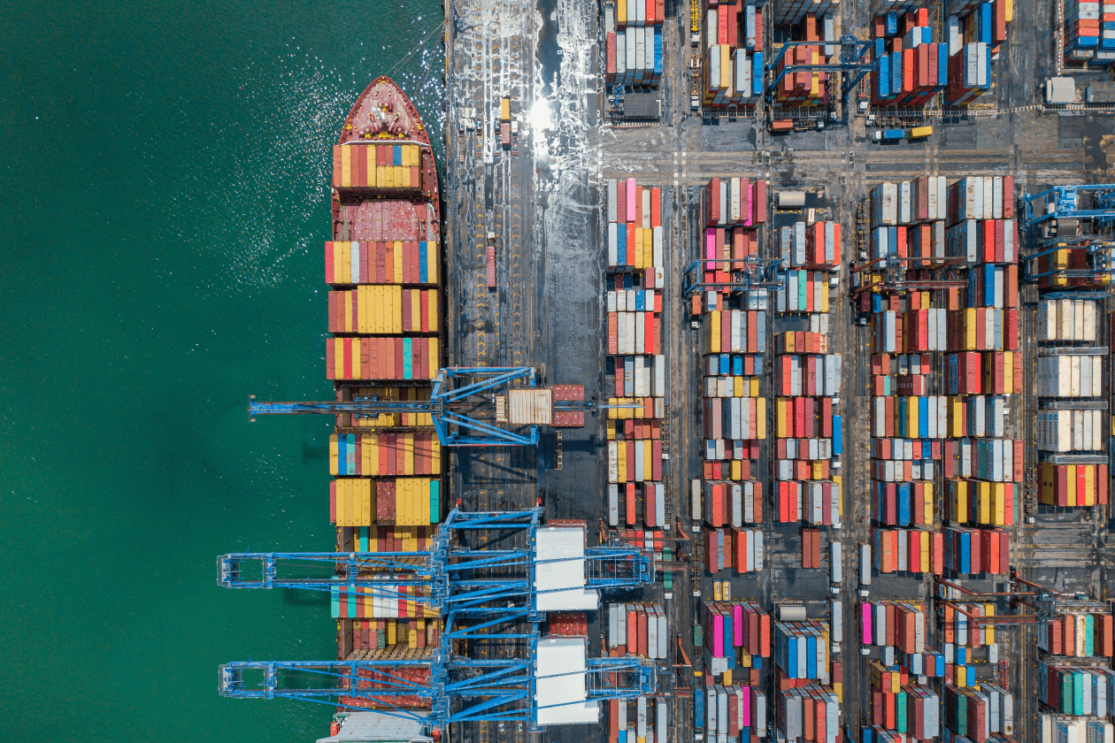 Aerial view Container cargo ship in Terminal Port.png