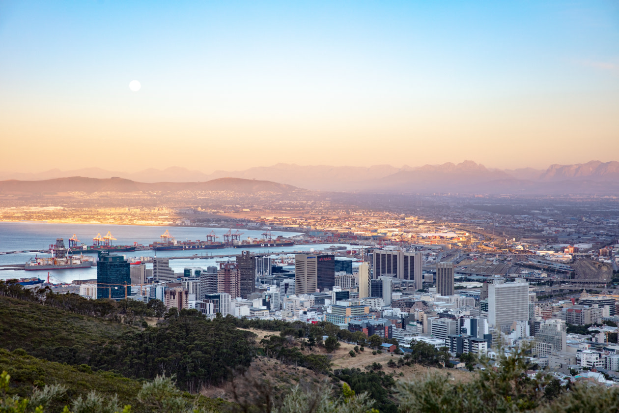 Downtown Cape Town seen from the Signal Hill at sunset, South Africa - Gettyimages