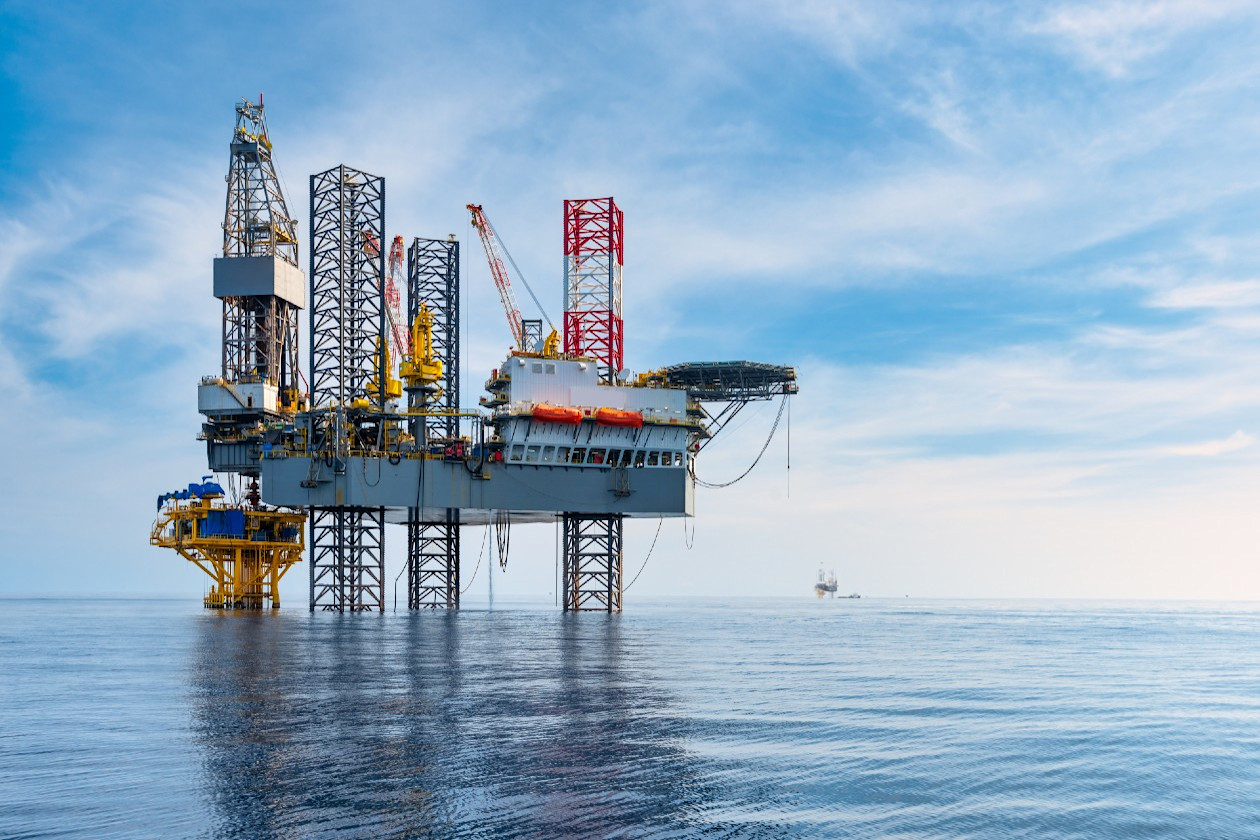 Oil prices lower despite US intensifying strikes against Iran
