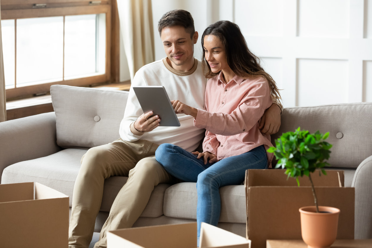 Couple with an iPad.jpg