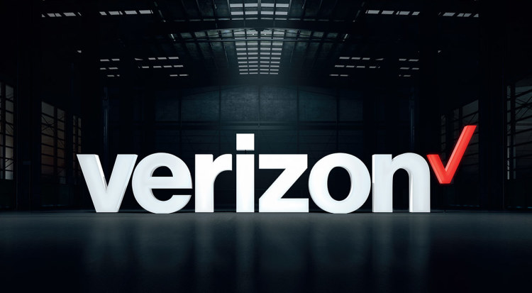 Verizon - downgrades full year guidance 